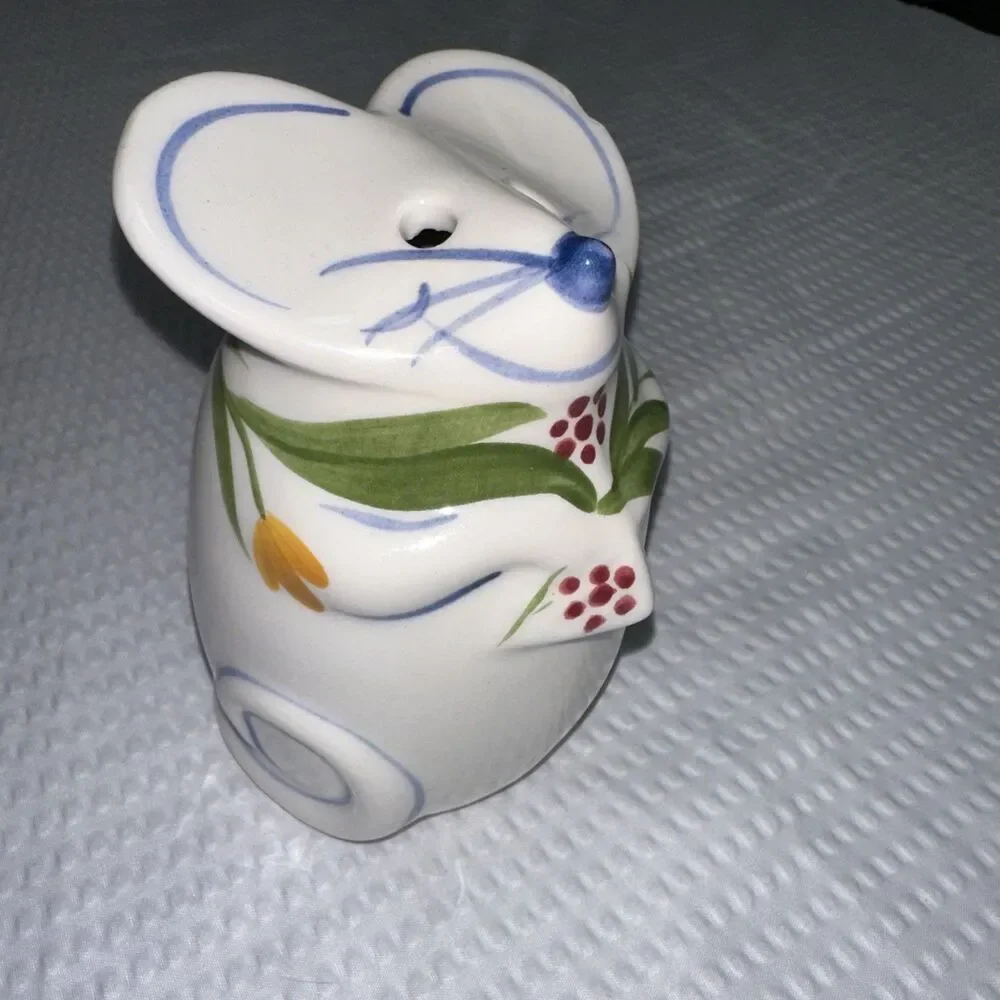 Vintage MOUSE Parmesan CHEESE SHAKER Flower Large Ceramic Grated 5.5”